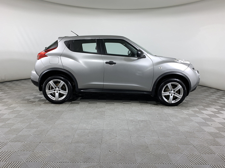 NISSAN Juke 1.6, 2013 года, Вариатор, Серебристый