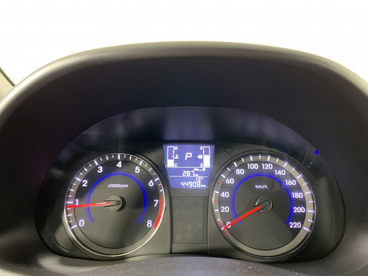 HYUNDAI Solaris 1.6, 2015 года, Автоматическая, ЧЕРНЫЙ