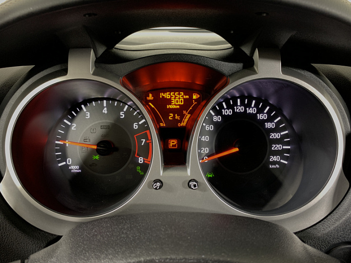 NISSAN Juke 1.6, 2017 года, Вариатор, ЧЕРНЫЙ
