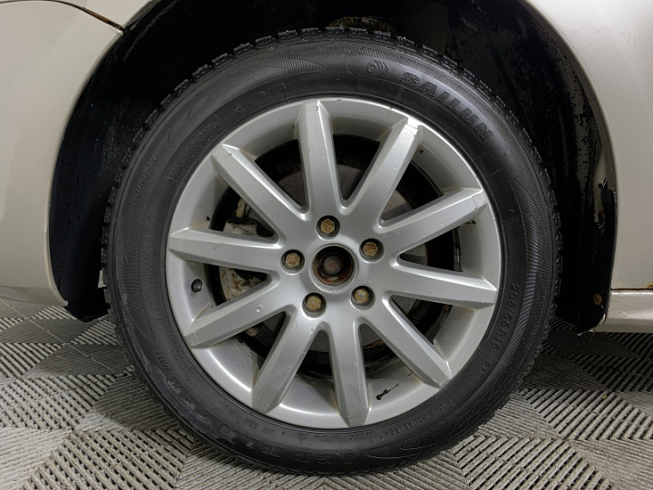 Volkswagen Jetta 1.6, 2012 года, Механика, Серебристо-желтый