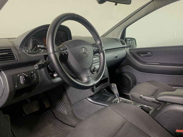 Mercedes-Benz A-Класс 1.7, 2011 года, Автоматическая, КОРИЧНЕВЫЙ