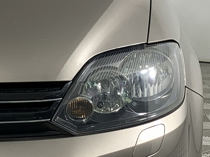 VOLKSWAGEN Golf Plus 1.6, 2011 года, Механика, Серо-коричневый