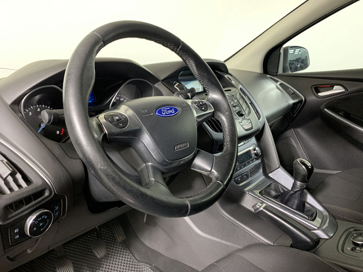 FORD Focus 1.6, 2013 года, Механика, КРАСНЫЙ