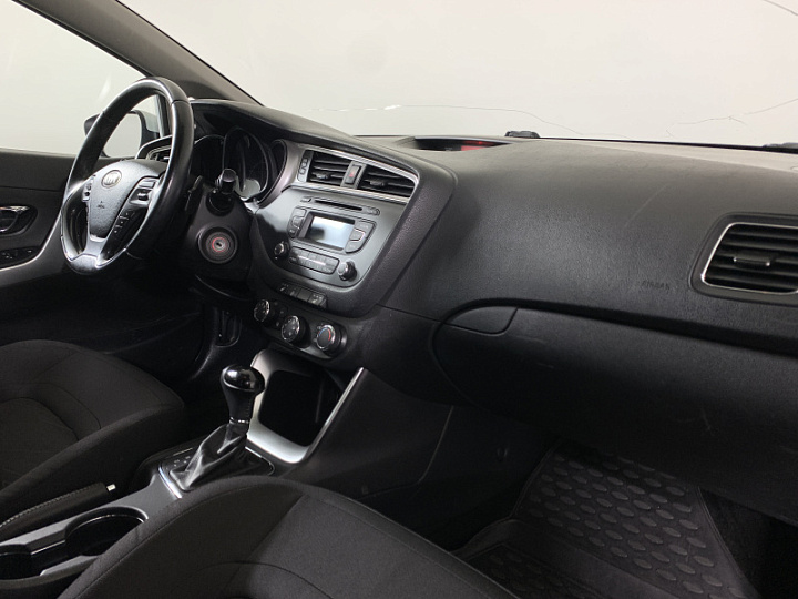 KIA Ceed 1.6, 2017 года, Автоматическая, БЕЛЫЙ