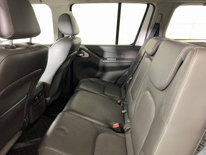 NISSAN Pathfinder 2.5, 2011 года, Автоматическая, БЕЛЫЙ