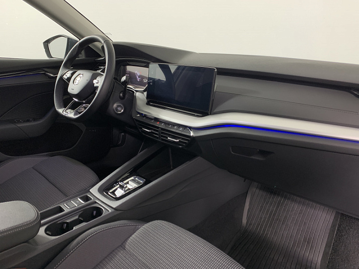SKODA Octavia 1.4, 2021 года, Автоматическая, СЕРЫЙ