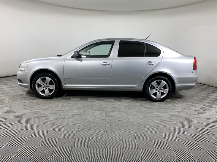 SKODA Octavia 1.6, 2012 года, Механика, Серебристый