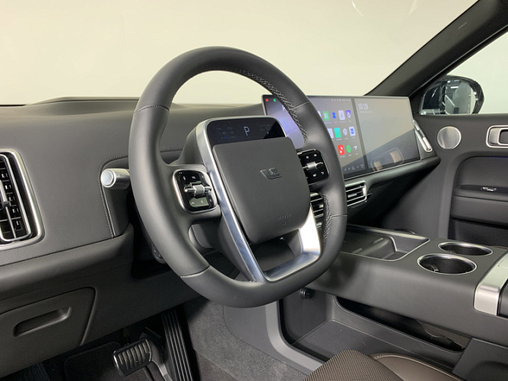 Li Auto L9 1.5, 2023 года, Автоматическая, ЧЕРНЫЙ
