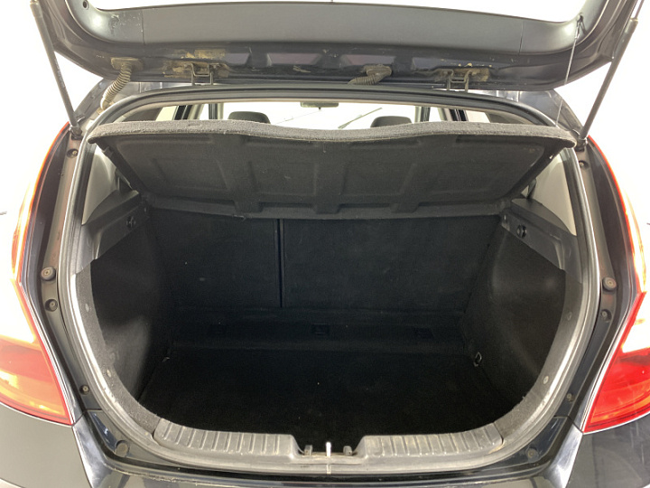 HYUNDAI i30 1.6, 2010 года, Автоматическая, ЧЕРНЫЙ