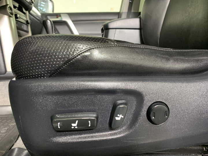 TOYOTA Land Cruiser Prado 3, 2011 года, Автоматическая, БЕЖЕВЫЙ