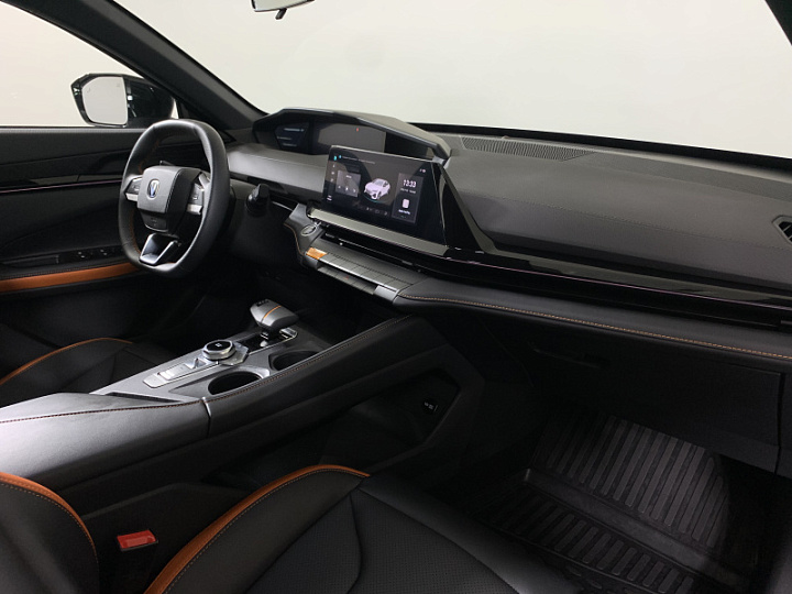 Changan UNI-V 1.5, 2024 года, Робот, Серый
