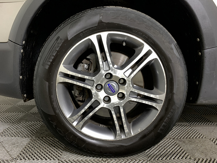Volvo XC70 2.4, 2012 года, Автоматическая, Бежевый