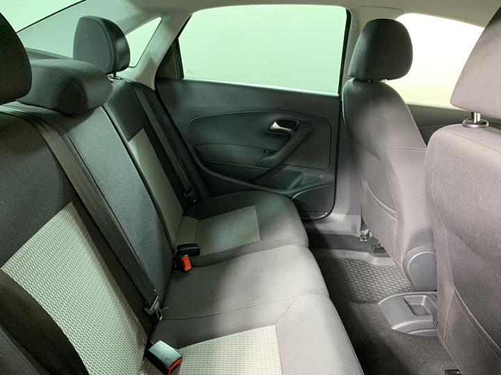 Volkswagen Polo 1.6, 2014 года, Механика, Коричневый