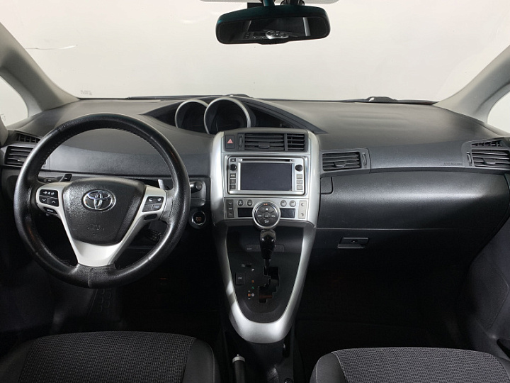 Toyota Verso 1.8, 2012 года, Вариатор, Черный