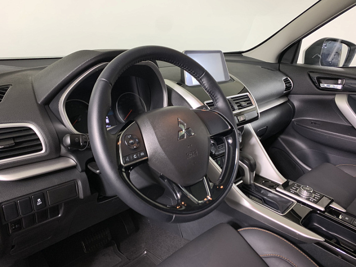 Mitsubishi Eclipse Cross 1.5, 2022 года, Вариатор, Белый