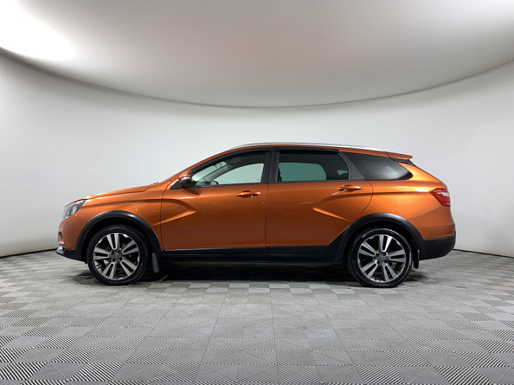 Lada Vesta 1.8, 2018 года, Робот, ОРАНЖЕВЫЙ