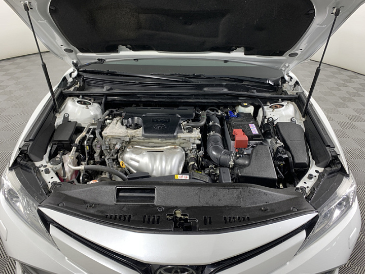 TOYOTA Camry 2.5, 2021 года, Автоматическая, БЕЛЫЙ