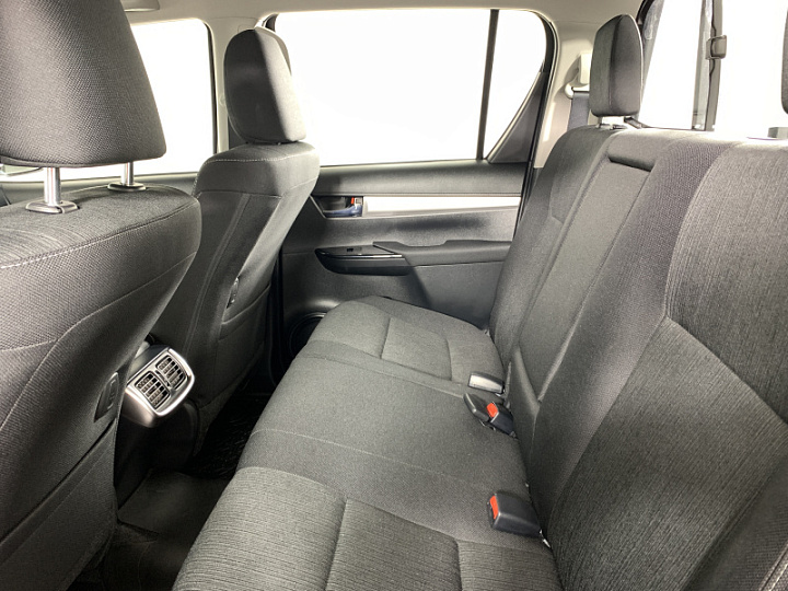 TOYOTA Hilux 2.7, 2022 года, Автоматическая, ЧЕРНЫЙ