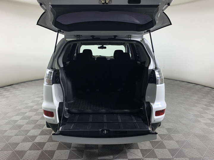 Mitsubishi Outlander 2, 2011 года, Вариатор, Белый