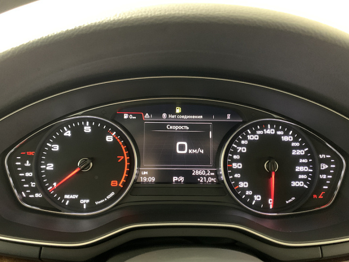 AUDI A4 1.4, 2017 года, Робот, КРАСНЫЙ