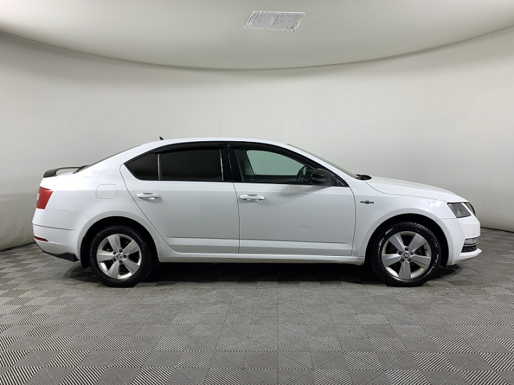 Skoda Octavia 1.4, 2019 года, Робот, белый
