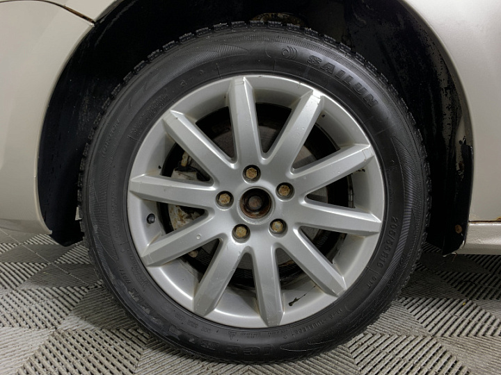 VOLKSWAGEN Jetta 1.6, 2012 года, Механика, Серебристо-желтый
