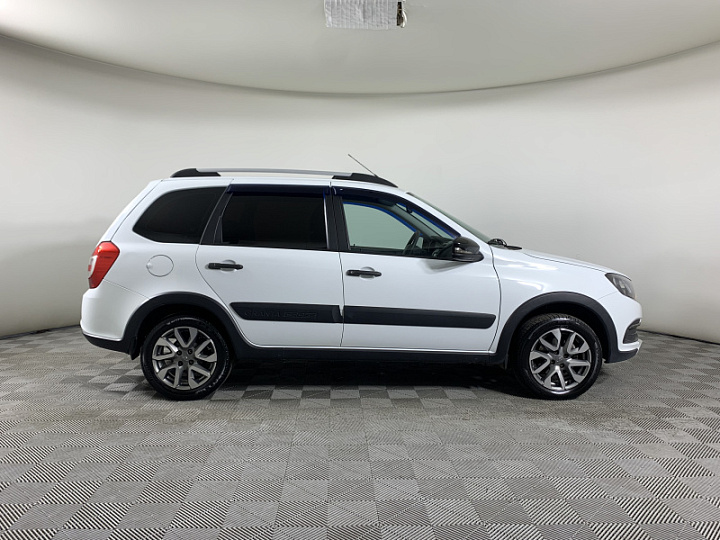 Lada Granta 1.6, 2023 года, Механика, БЕЛЫЙ
