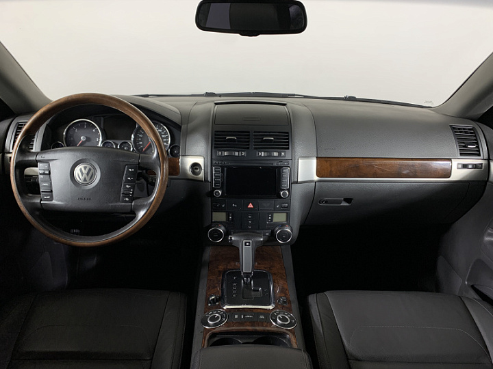 VOLKSWAGEN Touareg 3, 2010 года, Автоматическая, СЕРЫЙ
