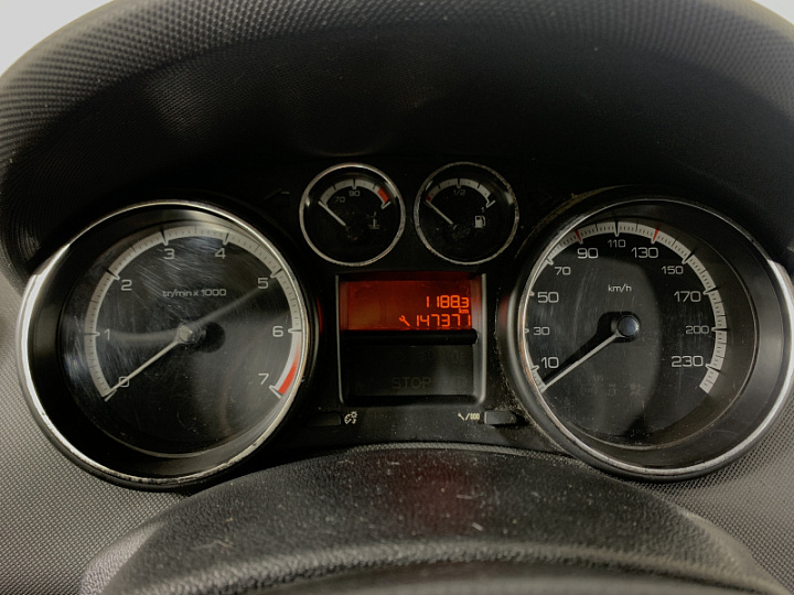PEUGEOT 308 1.6, 2010 года, Механика, КРАСНЫЙ