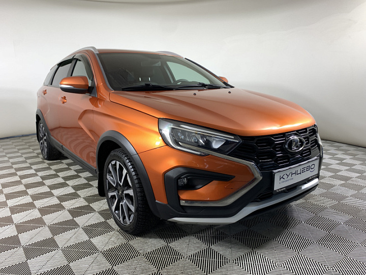 Lada Vesta 1.6, 2023 года, Механика, ОРАНЖЕВЫЙ