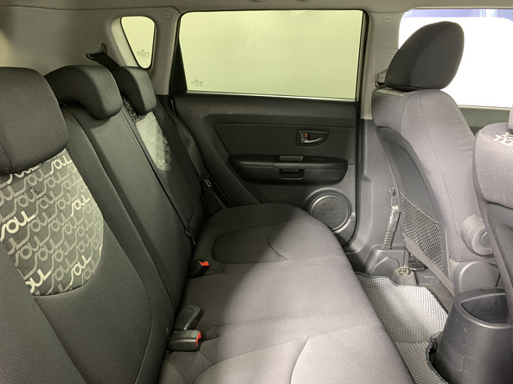 KIA Soul 1.6, 2010 года, Автоматическая, Серебристый