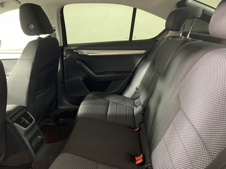 SKODA Octavia 1.6, 2016 года, Автоматическая, КОРИЧНЕВЫЙ