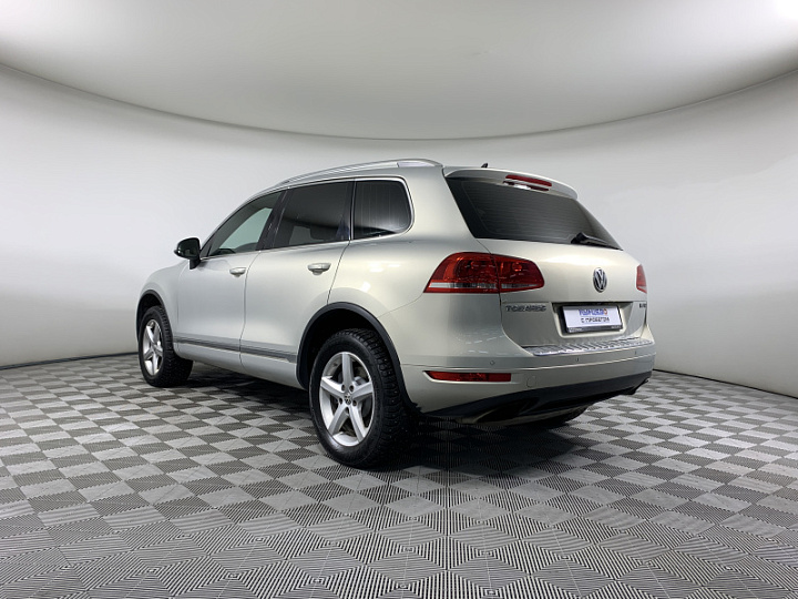 VOLKSWAGEN Touareg 4.1, 2011 года, Автоматическая, Серебристо-желтый