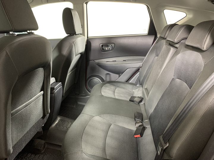 NISSAN Qashqai 2, 2011 года, Механика, КРАСНЫЙ