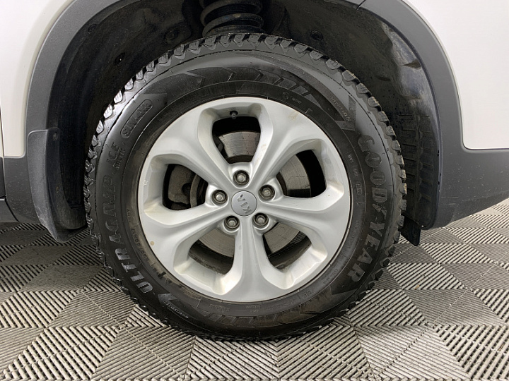 KIA Sorento 2.4, 2015 года, Автоматическая, БЕЛЫЙ