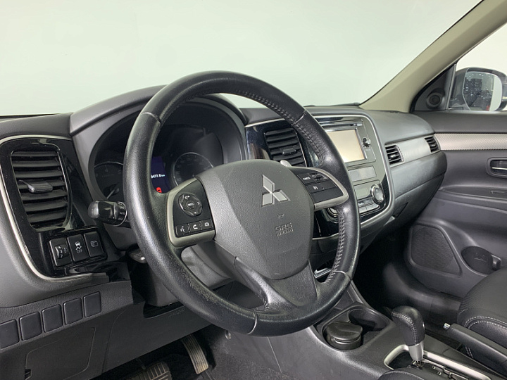 MITSUBISHI Outlander 2.4, 2013 года, Вариатор, БЕЛЫЙ