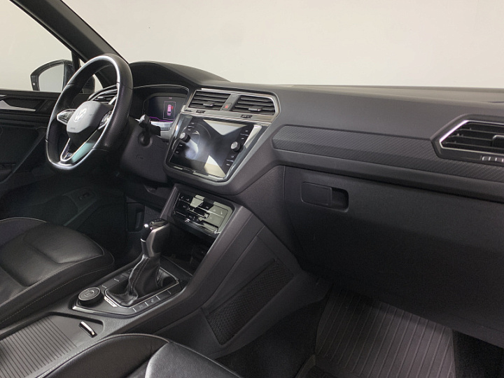 VOLKSWAGEN Tiguan 2, 2020 года, Робот, ЧЕРНЫЙ