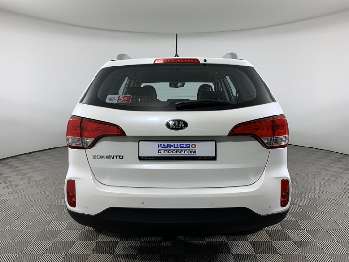 KIA Sorento 2.4, 2015 года, Автоматическая, БЕЛЫЙ
