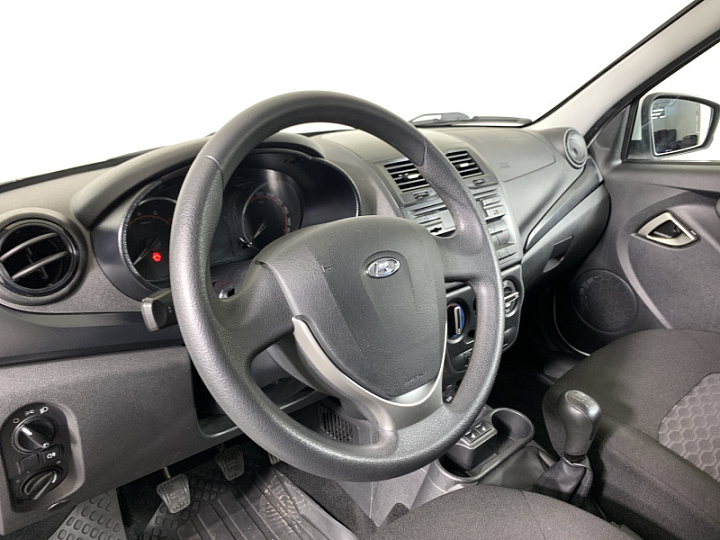 Lada Granta 1.6, 2023 года, Механика, БЕЛЫЙ