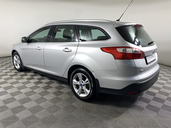 Ford Focus 1.6, 2014 года, Механика, Серебристый