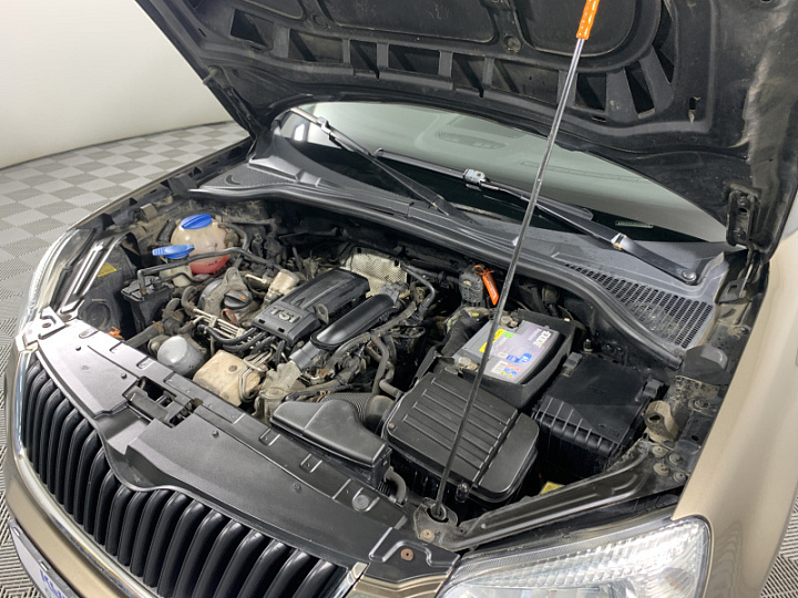 SKODA Yeti 1.2, 2012 года, Робот, СВЕТЛО-КОРИЧНЕВЫЙ