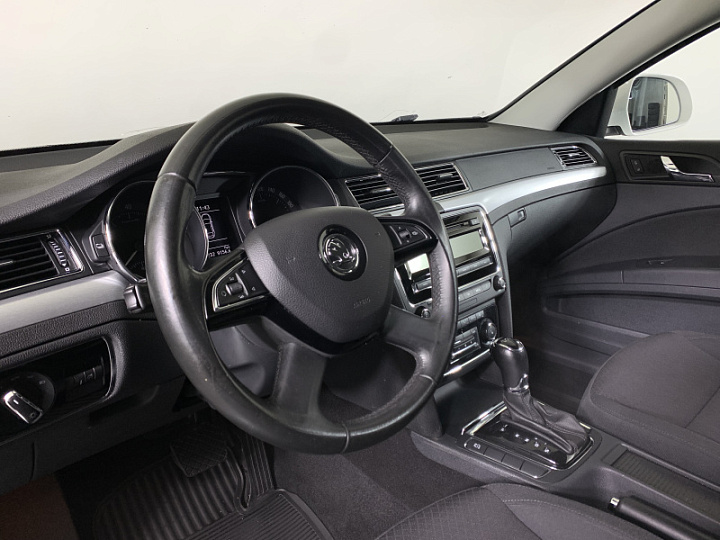 Skoda Superb 1.8, 2015 года, Автоматическая, Белый