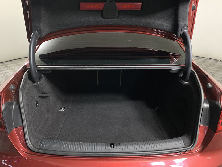 AUDI A4 1.4, 2017 года, Робот, КРАСНЫЙ