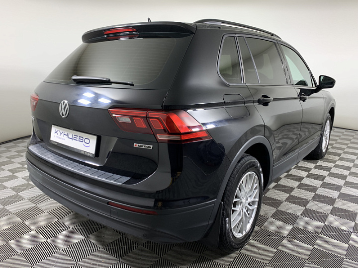 Volkswagen Tiguan 1.4, 2020 года, Робот, Черный
