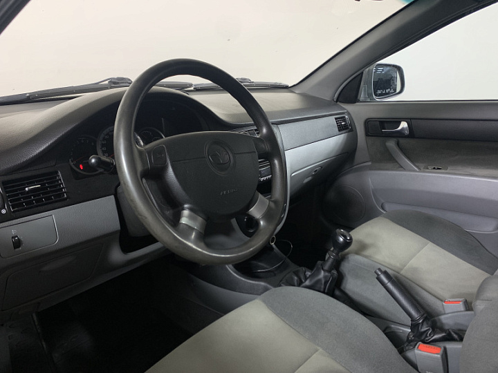Daewoo Gentra 1.5, 2015 года, Механика, Темно-серый