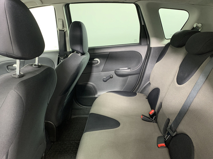 NISSAN Note 1.4, 2011 года, Механика, Серебристый