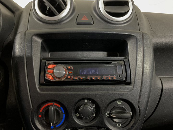 Lada Granta 1.6, 2014 года, Механика, Серебристый