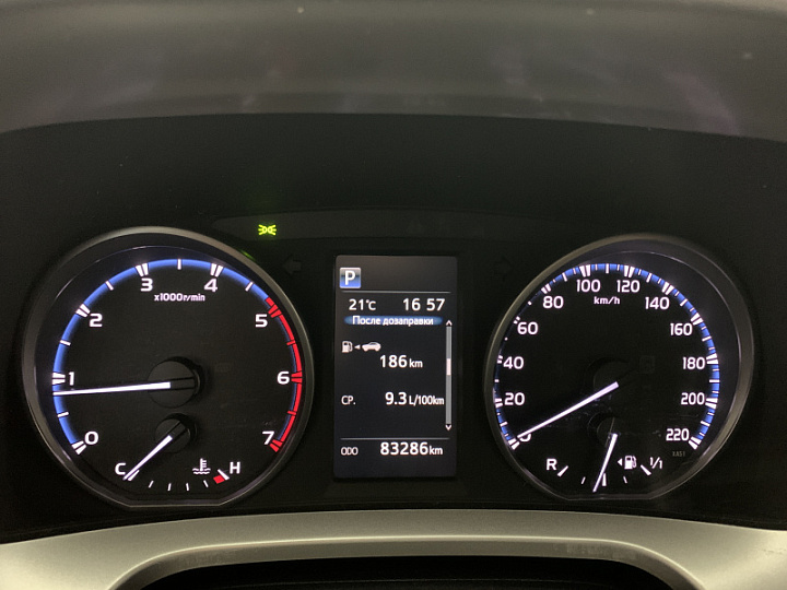 TOYOTA RAV4 2.2, 2018 года, Автоматическая, БЕЛЫЙ