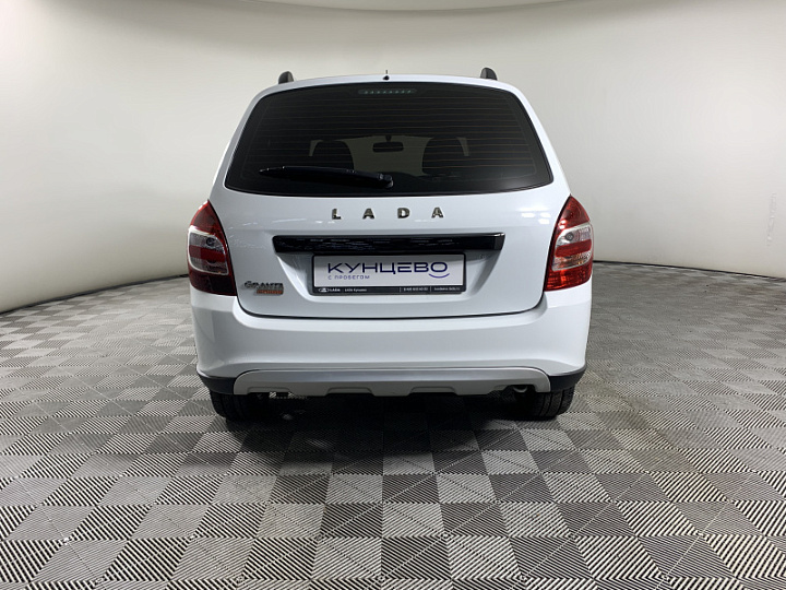 Lada Granta 1.6, 2023 года, Механика, БЕЛЫЙ