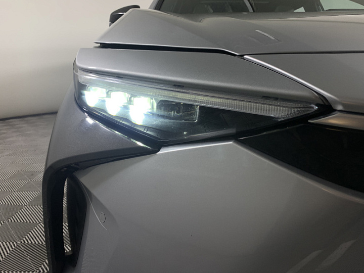 Toyota bZ4X 0, 2022 года, Автоматическая, Серый